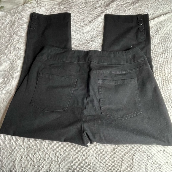 Soft Surroundings black pull on‎ button ankle pants Medium - Picture 5 of 6